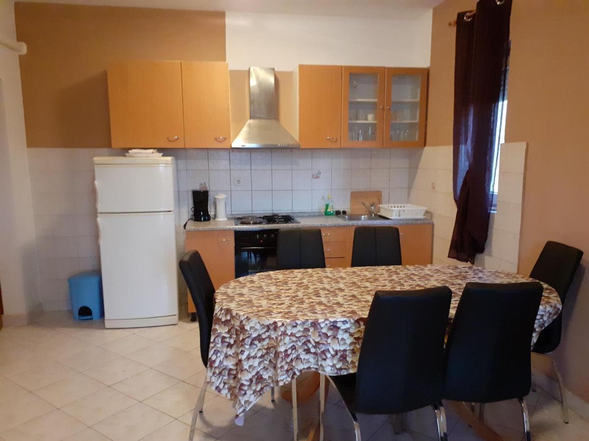 Apartments Rajka Лопар Екстериор снимка