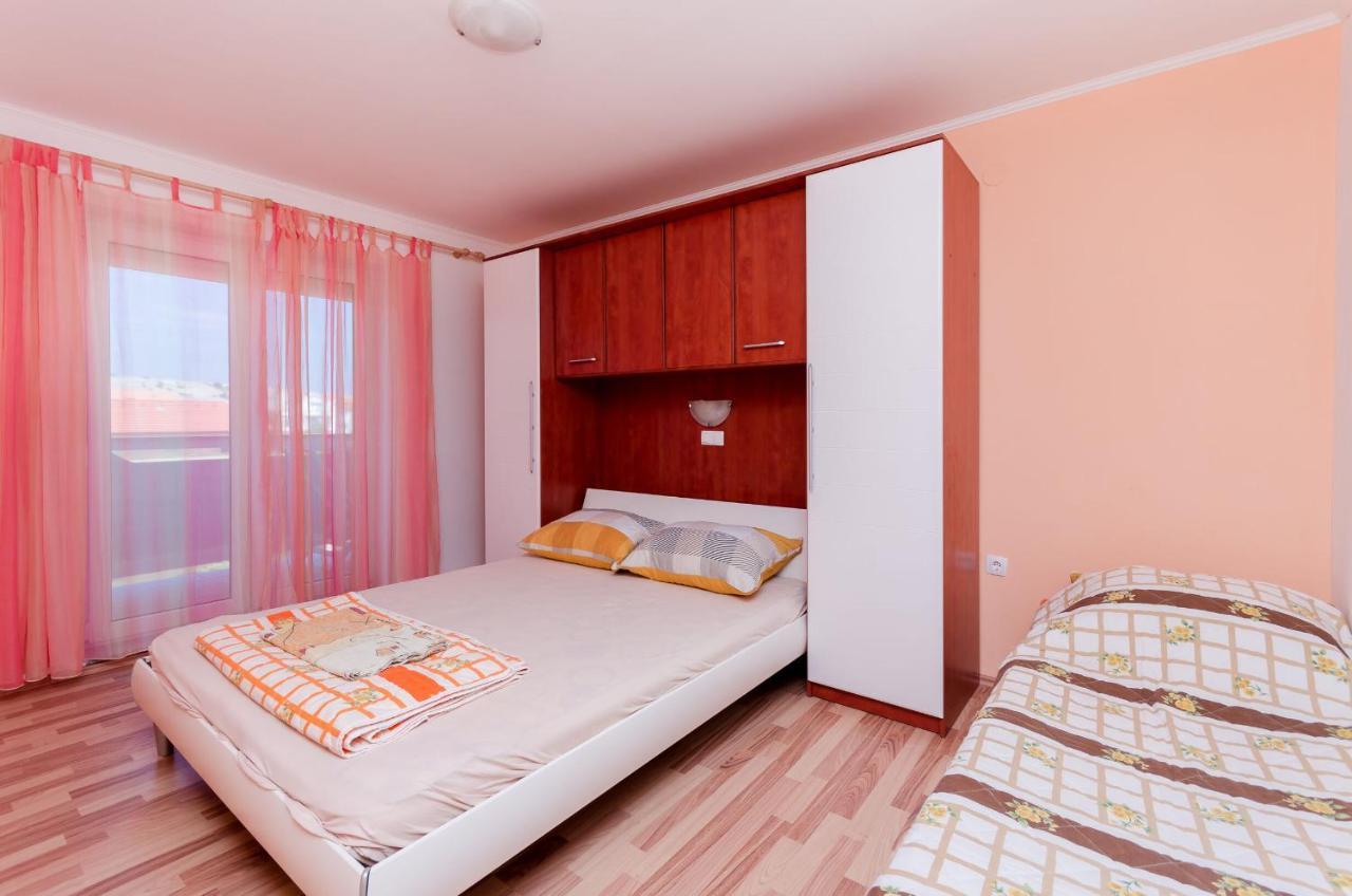 Apartments Rajka Лопар Екстериор снимка