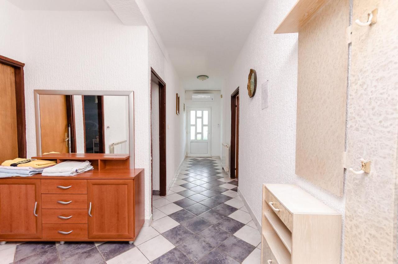 Apartments Rajka Лопар Екстериор снимка