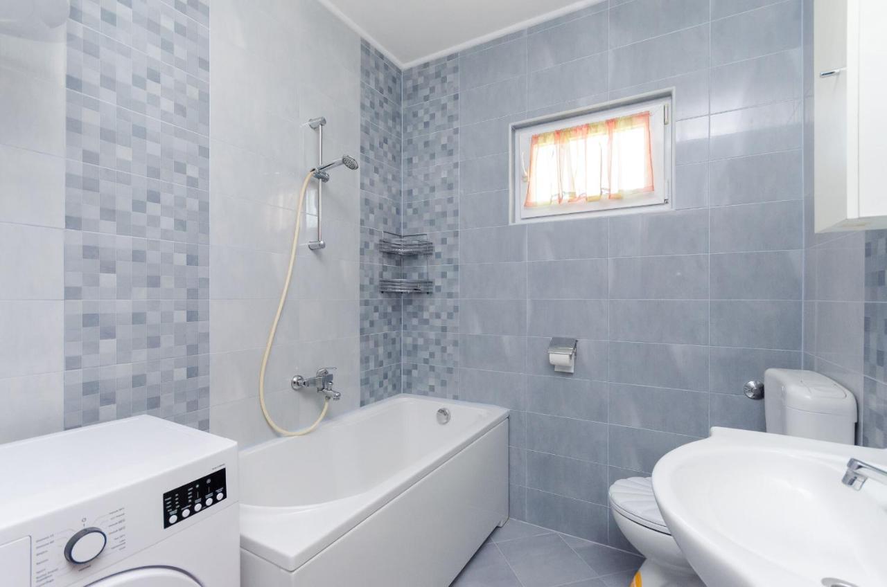 Apartments Rajka Лопар Екстериор снимка