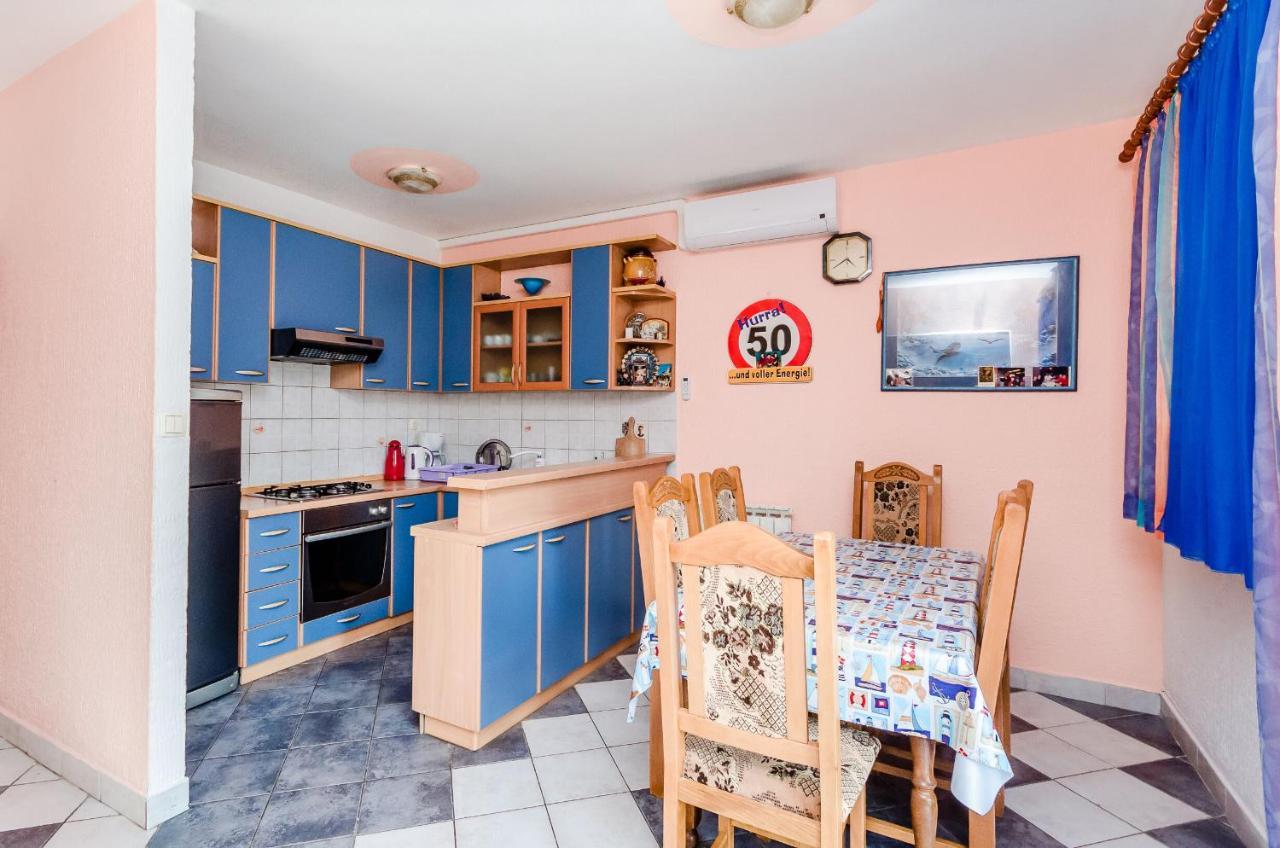 Apartments Rajka Лопар Екстериор снимка