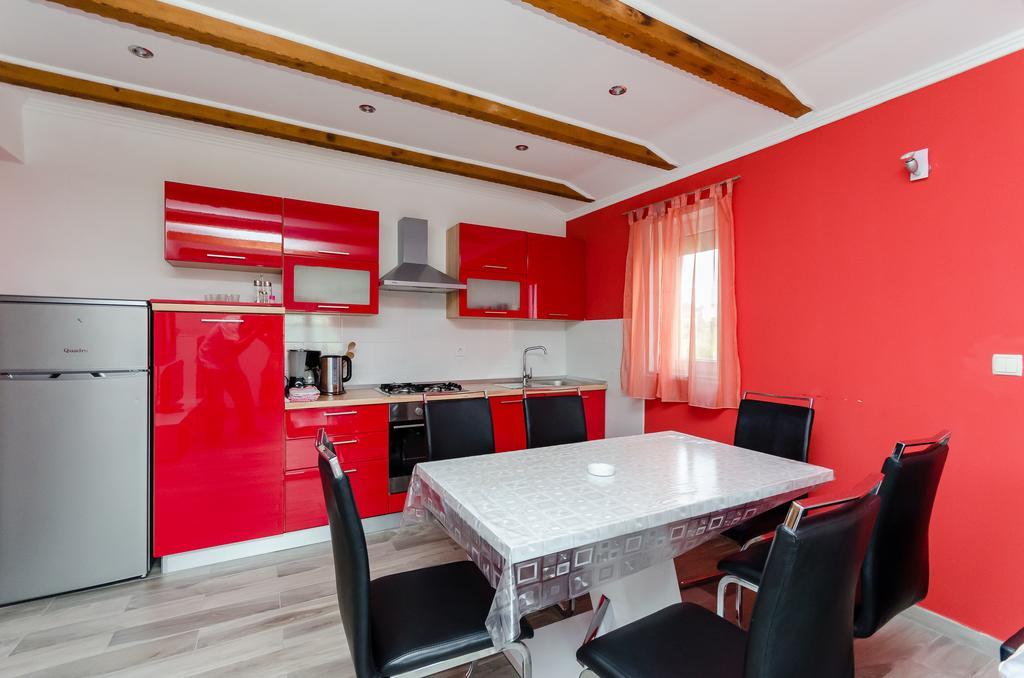 Apartments Rajka Лопар Екстериор снимка