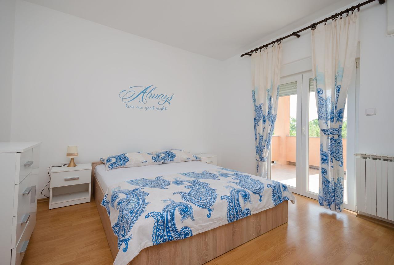 Apartments Rajka Лопар Екстериор снимка